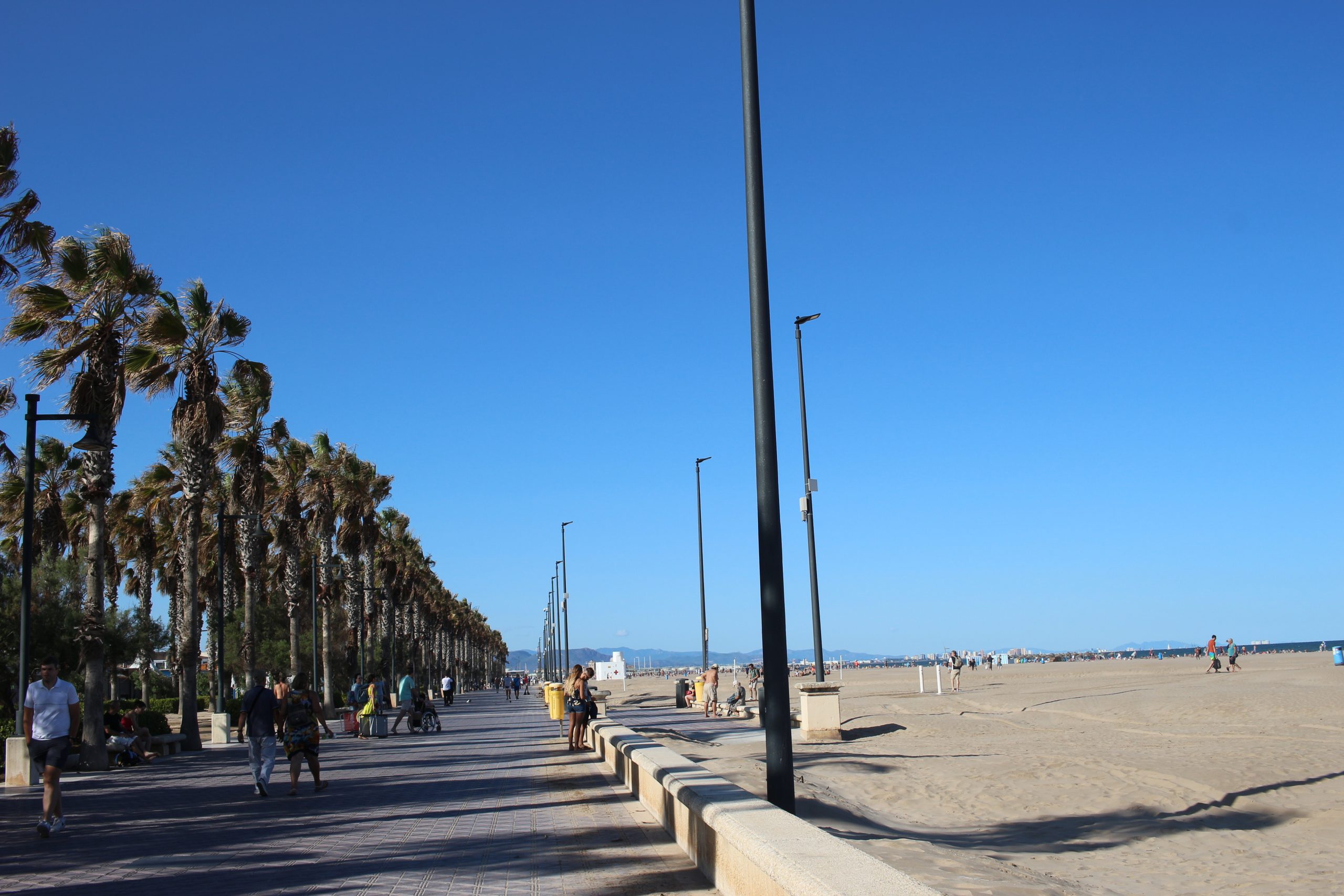 Malvarossa Beach boulevard